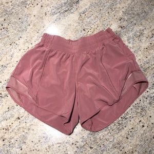 Lulu Lemon hotty hot shorts || tall